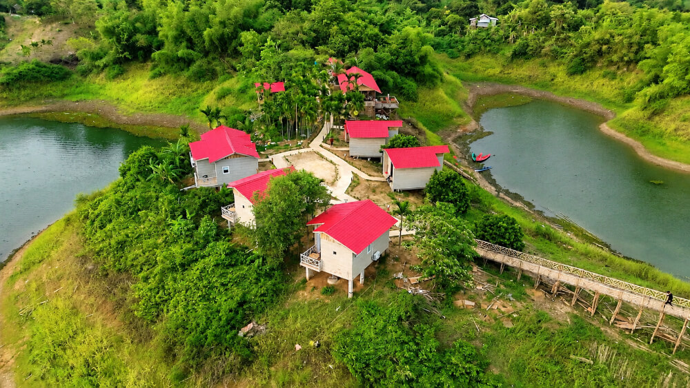 Furomon Island Resort — island stay and surroundings